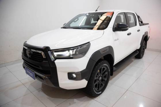 TOYOTA HILUX 2.8 D-4D TURBO DIESEL CD CONQUEST 4X4 AUTOMÁTICO